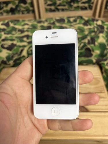 Apple iphone white locked - 4,